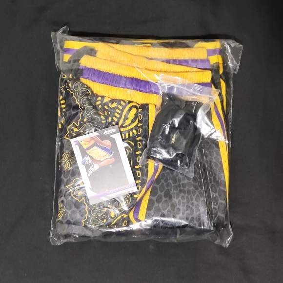 Trillest Collect and Select Kobe LA Lakers Shorts - Picture 3 of 4